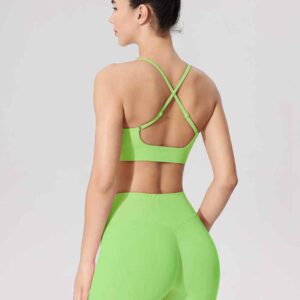 商店里的喇叭裤跨境电商热销品牌服饰源头工厂