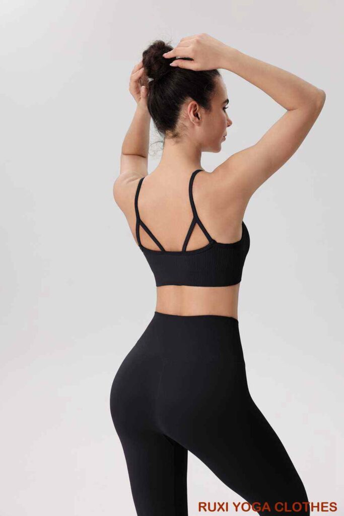 女式黑色带口袋紧身裤实力供应商设计工厂代工